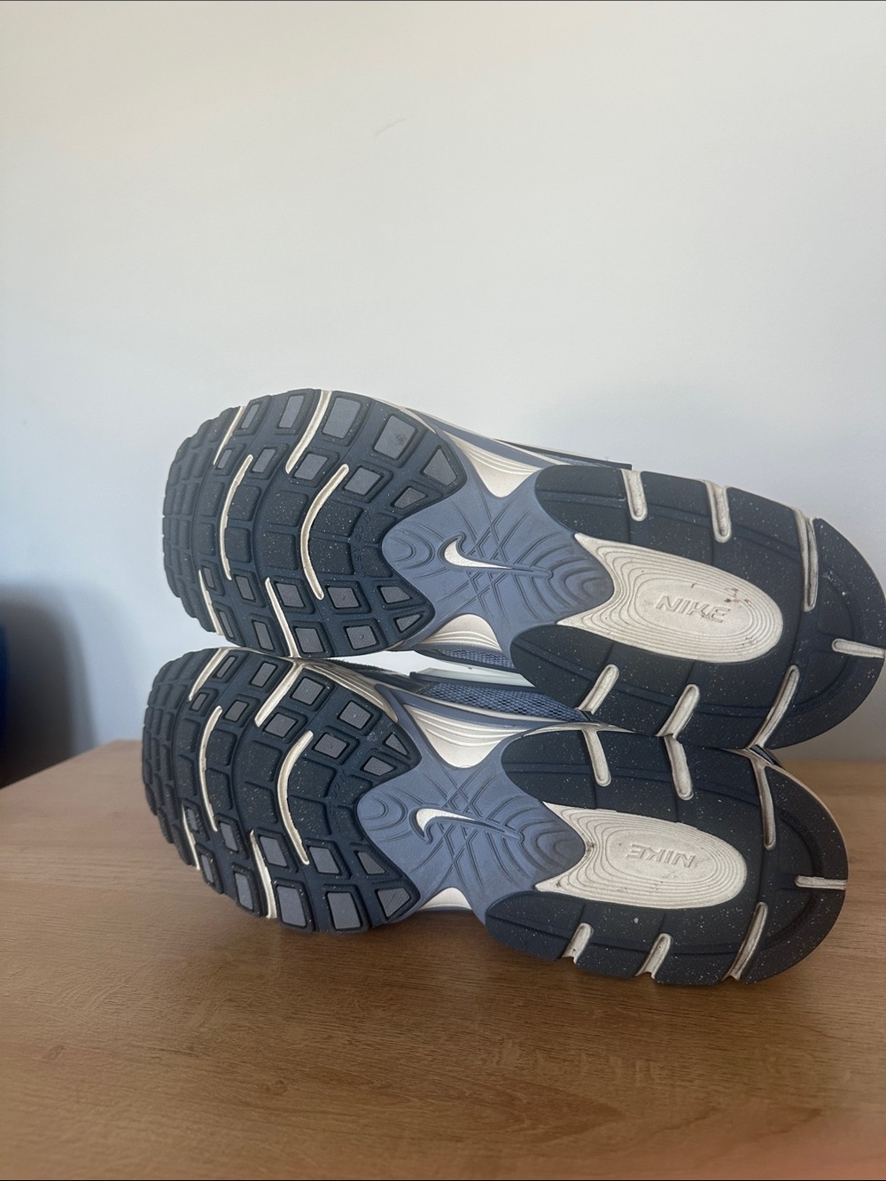 Nike V5 RNR Denim Sneaker - Picture 7 of 7